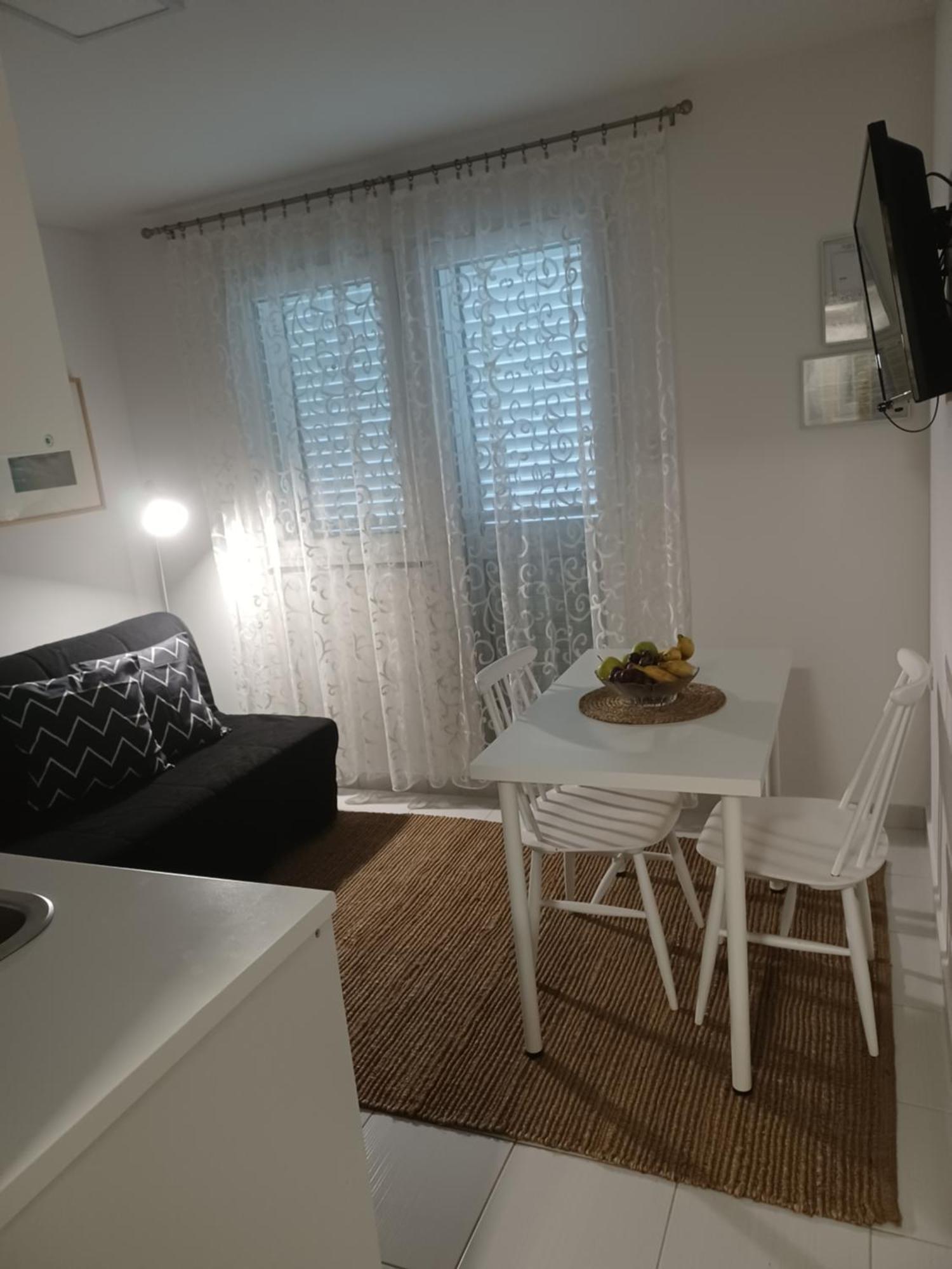 Apartmani Ana - Meka Draga Obrovac Exteriör bild